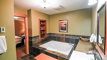 Pinnacle Ridge Chalets by Fernie Lodging