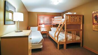 Pinnacle Ridge Chalets by Fernie Lodging