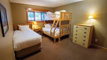 Pinnacle Ridge Chalets by Fernie Lodging