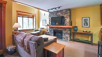 Pinnacle Ridge Chalets by Fernie Lodging