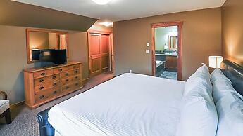 Pinnacle Ridge Chalets by Fernie Lodging