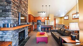 Pinnacle Ridge Chalets by Fernie Lodging