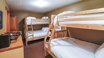 Pinnacle Ridge Chalets by Fernie Lodging