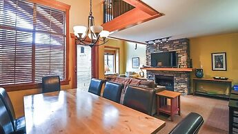 Pinnacle Ridge Chalets by Fernie Lodging