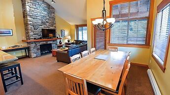 Pinnacle Ridge Chalets by Fernie Lodging