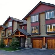 Pinnacle Ridge Chalets by Fernie Lodging