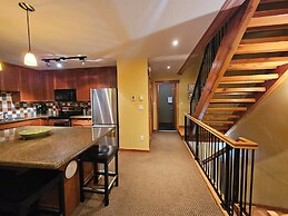 Pinnacle Ridge Chalets by Fernie Lodging