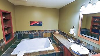 Pinnacle Ridge Chalets by Fernie Lodging