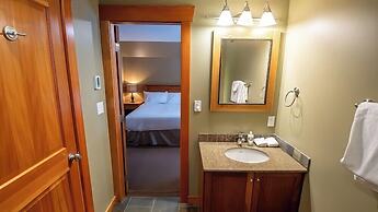 Pinnacle Ridge Chalets by Fernie Lodging