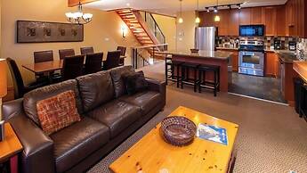 Pinnacle Ridge Chalets by Fernie Lodging