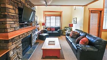 Pinnacle Ridge Chalets by Fernie Lodging