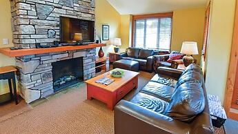 Pinnacle Ridge Chalets by Fernie Lodging