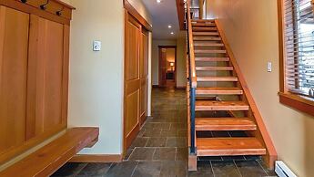 Pinnacle Ridge Chalets by Fernie Lodging