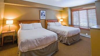 Pinnacle Ridge Chalets by Fernie Lodging