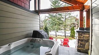 Pinnacle Ridge Chalets by Fernie Lodging