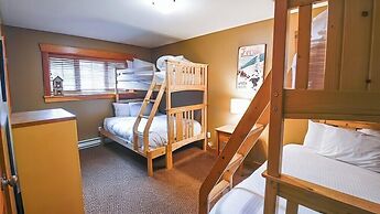 Pinnacle Ridge Chalets by Fernie Lodging