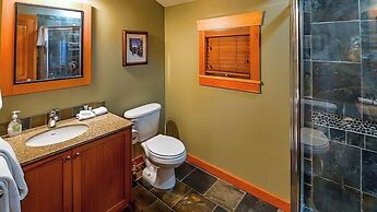 Pinnacle Ridge Chalets by Fernie Lodging