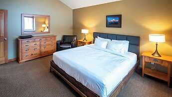 Pinnacle Ridge Chalets by Fernie Lodging