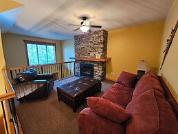 Pinnacle Ridge Chalets by Fernie Lodging