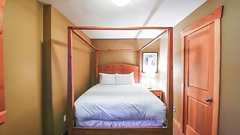 Pinnacle Ridge Chalets by Fernie Lodging