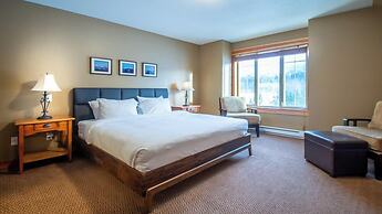 Pinnacle Ridge Chalets by Fernie Lodging