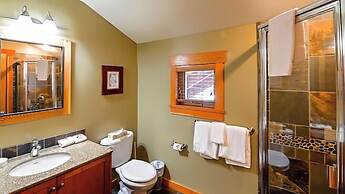 Pinnacle Ridge Chalets by Fernie Lodging