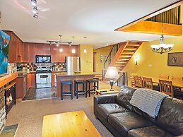 Pinnacle Ridge Chalets by Fernie Lodging