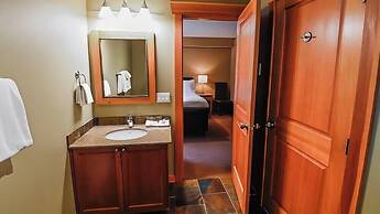 Pinnacle Ridge Chalets by Fernie Lodging