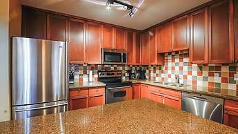 Pinnacle Ridge Chalets by Fernie Lodging