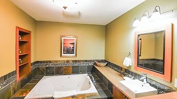 Pinnacle Ridge Chalets by Fernie Lodging