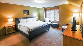 Pinnacle Ridge Chalets by Fernie Lodging