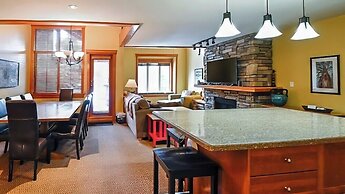 Pinnacle Ridge Chalets by Fernie Lodging