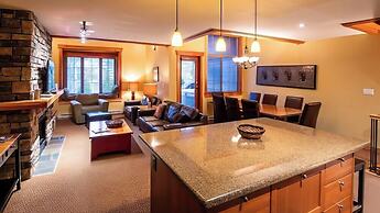 Pinnacle Ridge Chalets by Fernie Lodging