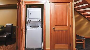 Pinnacle Ridge Chalets by Fernie Lodging