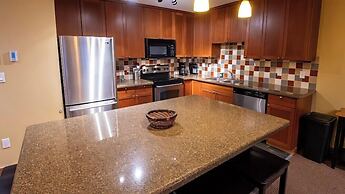 Pinnacle Ridge Chalets by Fernie Lodging