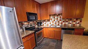 Pinnacle Ridge Chalets by Fernie Lodging