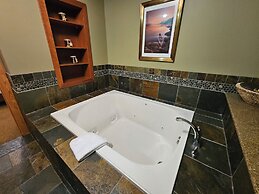 Pinnacle Ridge Chalets by Fernie Lodging