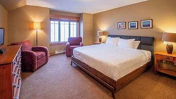 Pinnacle Ridge Chalets by Fernie Lodging