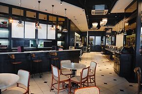 M Roof Hotel & Residences