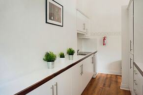 Metrostays - O'Connell Street 84-1