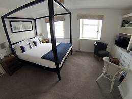 Ty Helyg Guest House