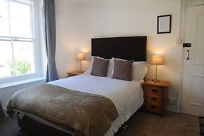 Ty Helyg Guest House