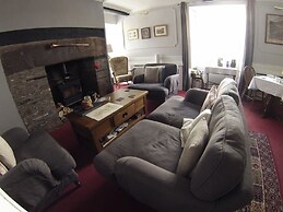 Ty Helyg Guest House