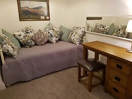 Ty Helyg Guest House