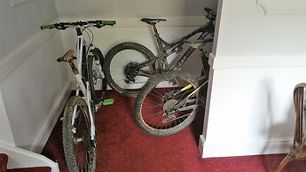 Ty Helyg Guest House