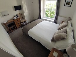 Ty Helyg Guest House