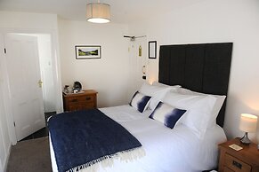 Ty Helyg Guest House