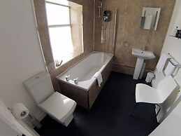 Ty Helyg Guest House