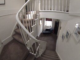 Ty Helyg Guest House