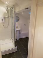 Ty Helyg Guest House